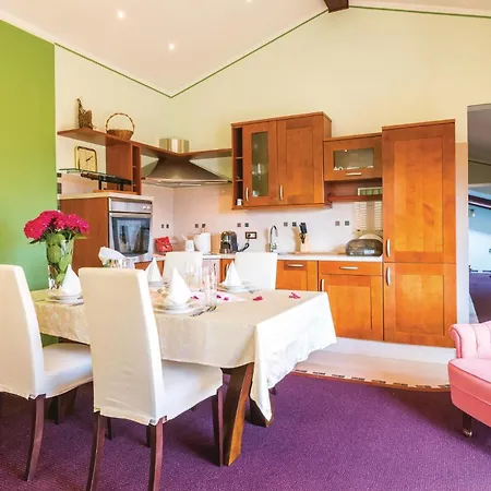 Stunning In With Kitchen Fiume