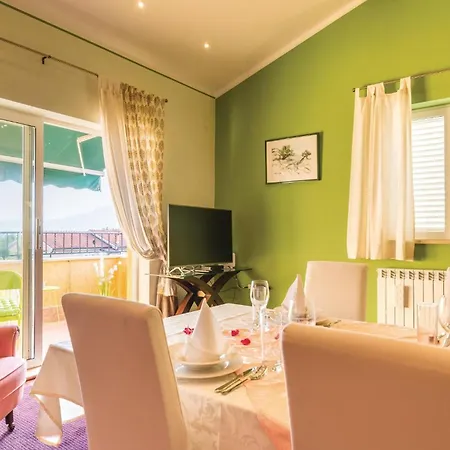 Stunning In With Kitchen Hébergement de vacances