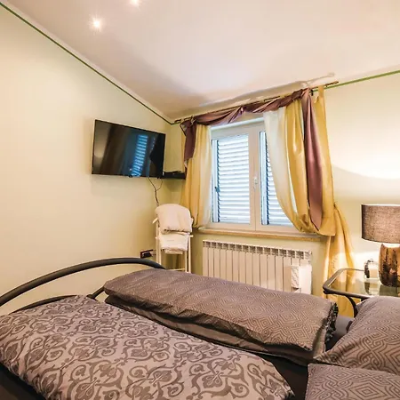 Stunning In With Kitchen * Rijeka
